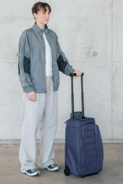 Db Hugger Roller Bag Carry-On 40L