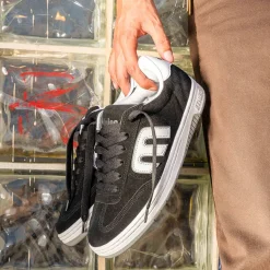 Etnies Locut
