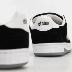 Etnies Locut
