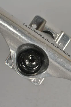 Independent Reynolds Block Mid Hollow Trucks