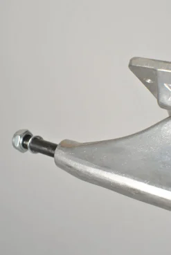 Mini Logo Raw 129 Trucks