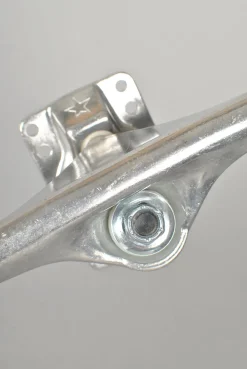Mini Logo Raw 159 Trucks
