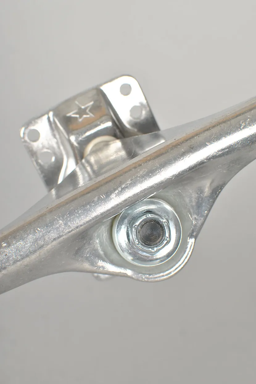 Mini Logo Raw 159 Trucks