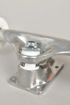 Mini Logo Raw 139 Trucks & Wheels sett