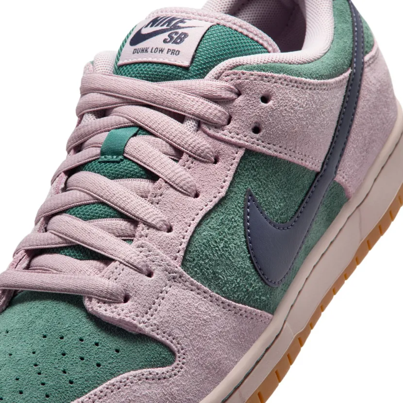 Nike SB Dunk Low Pro