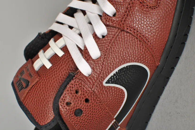 Nike SB Dunk Low Pro X Limosine Skateboards