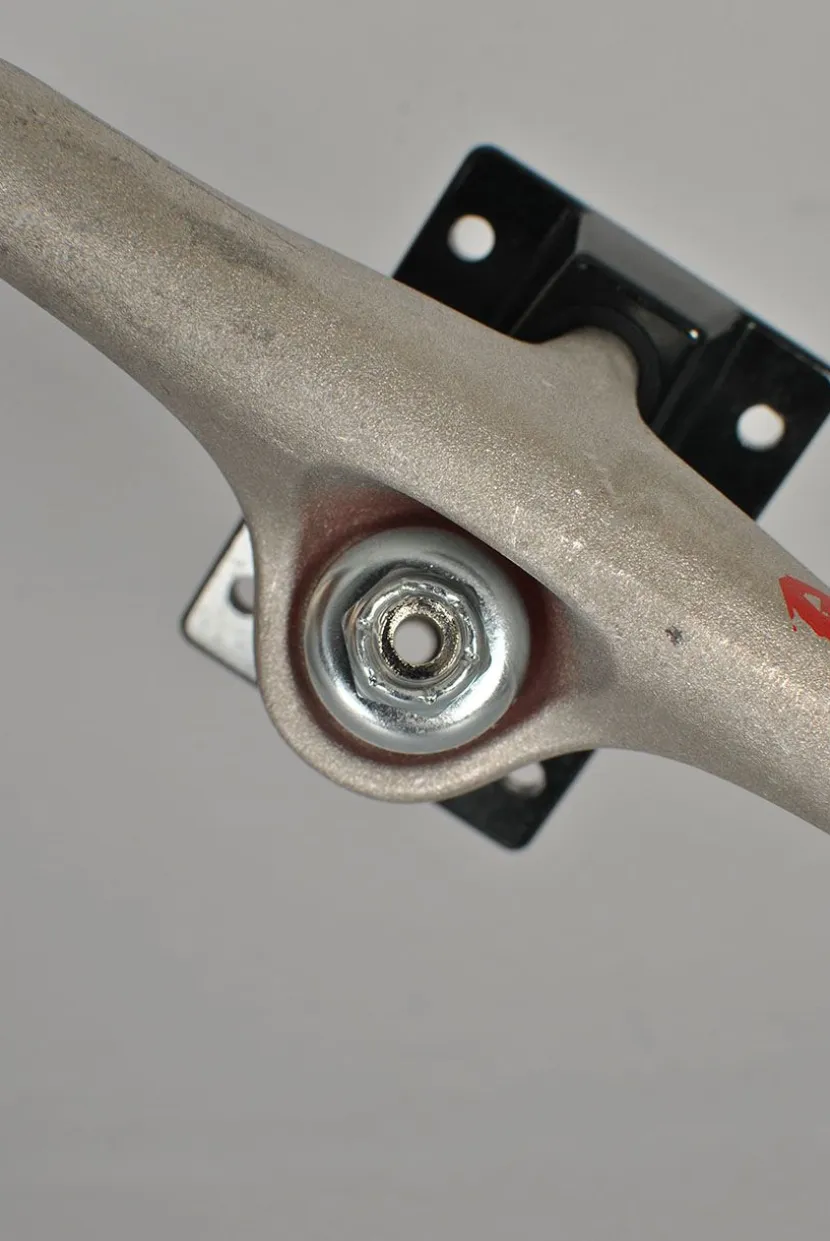 Thunder Ishod Bloodsport Lights Trucks